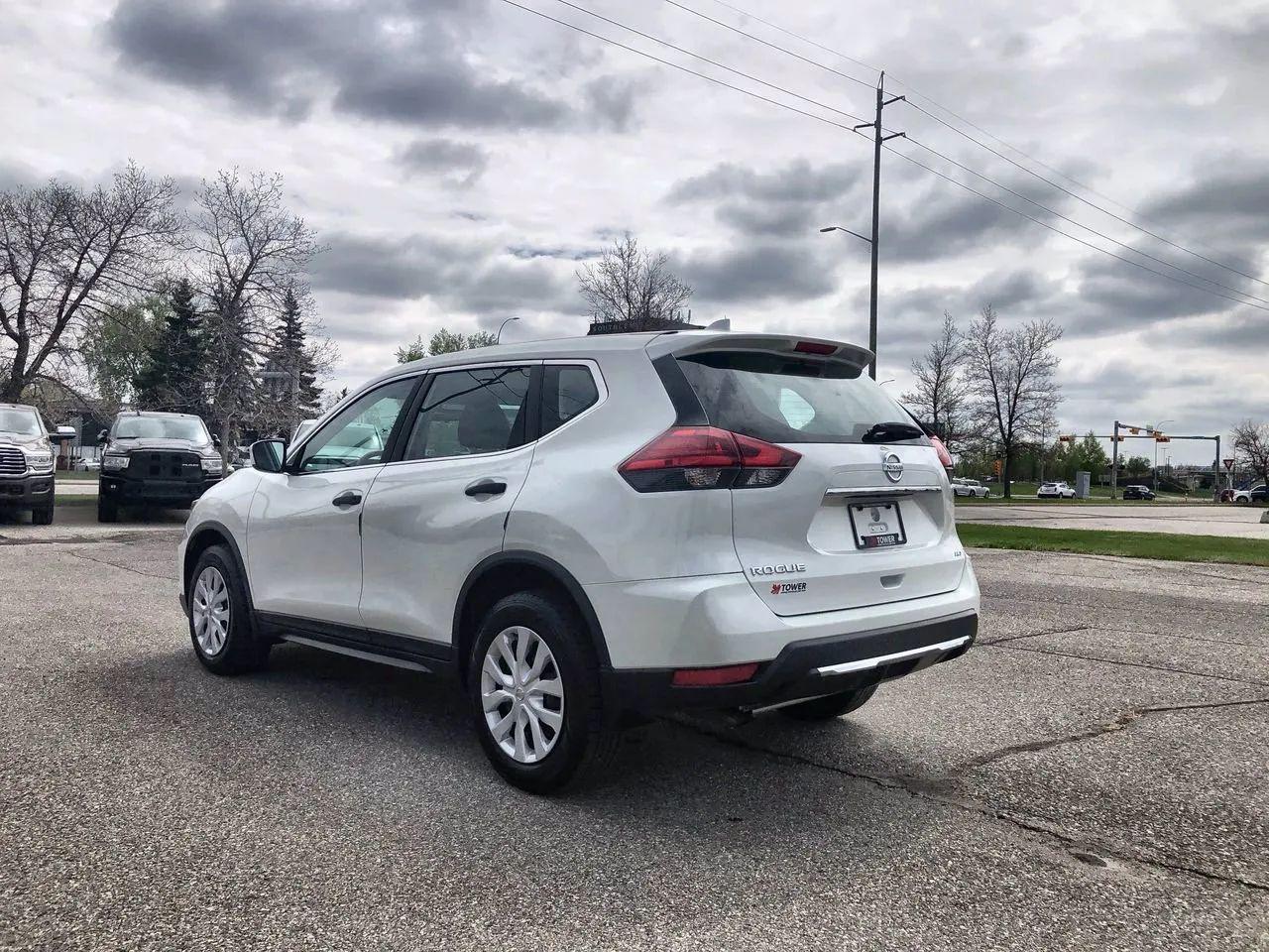 2017 Nissan Rogue S-3