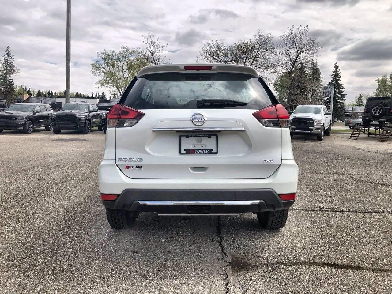 2017 Nissan Rogue S-4