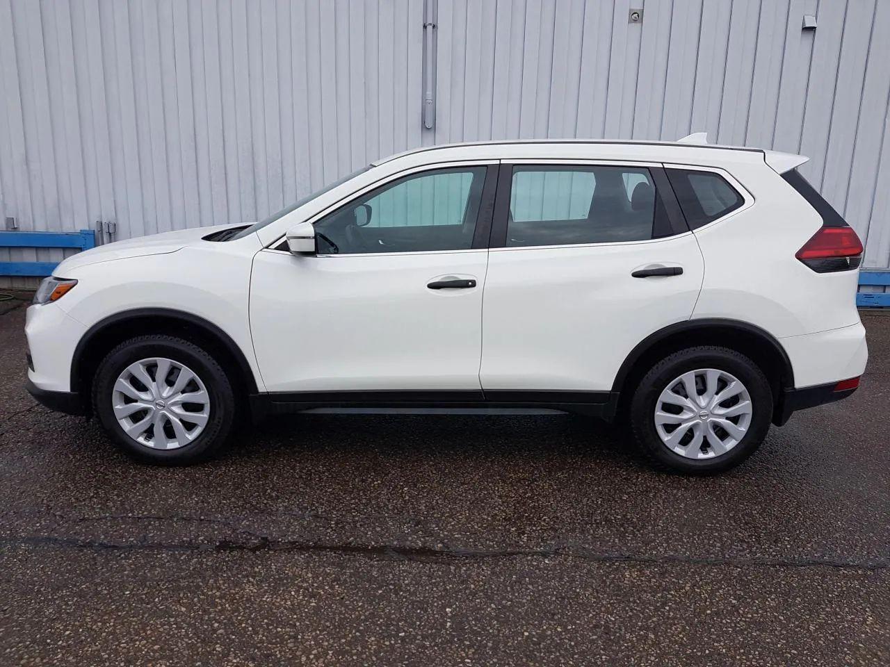 2017 Nissan Rogue S-1