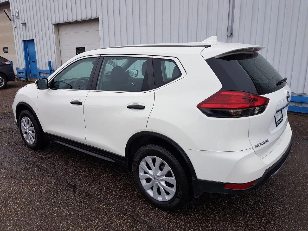 2017 Nissan Rogue S-2
