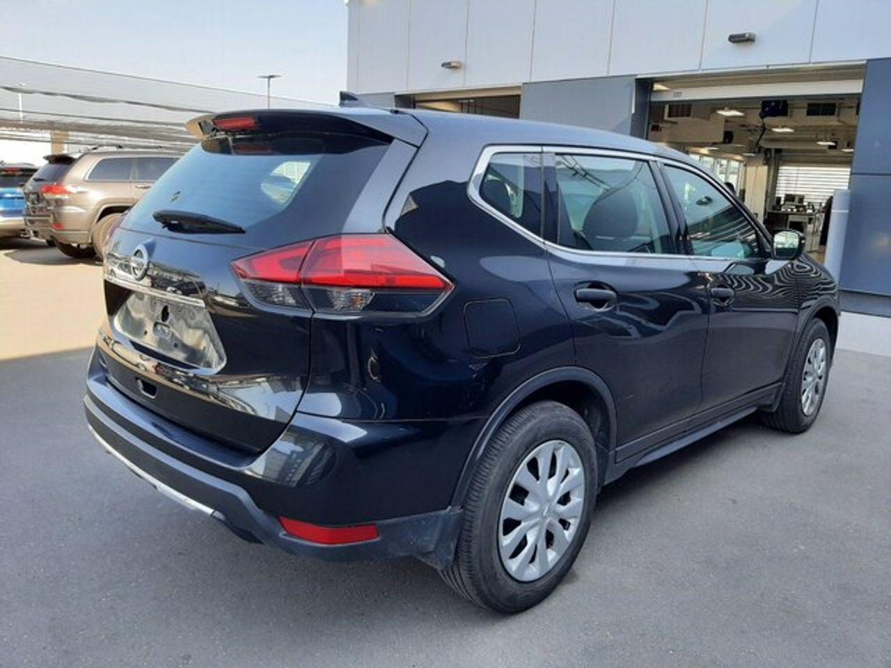 2017 Nissan Rogue S-4