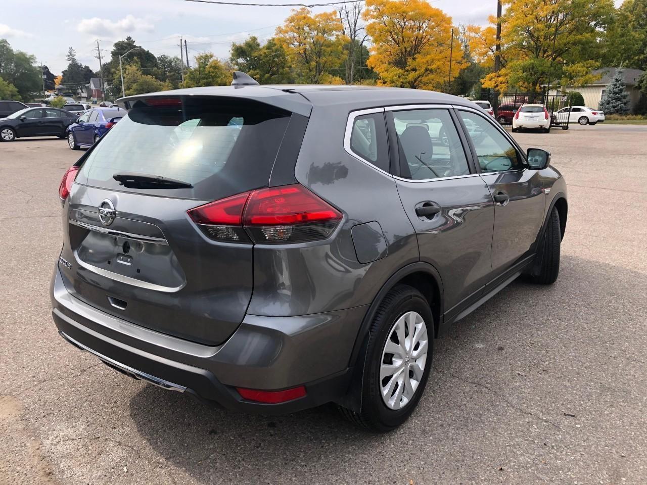 2017 Nissan Rogue S-4