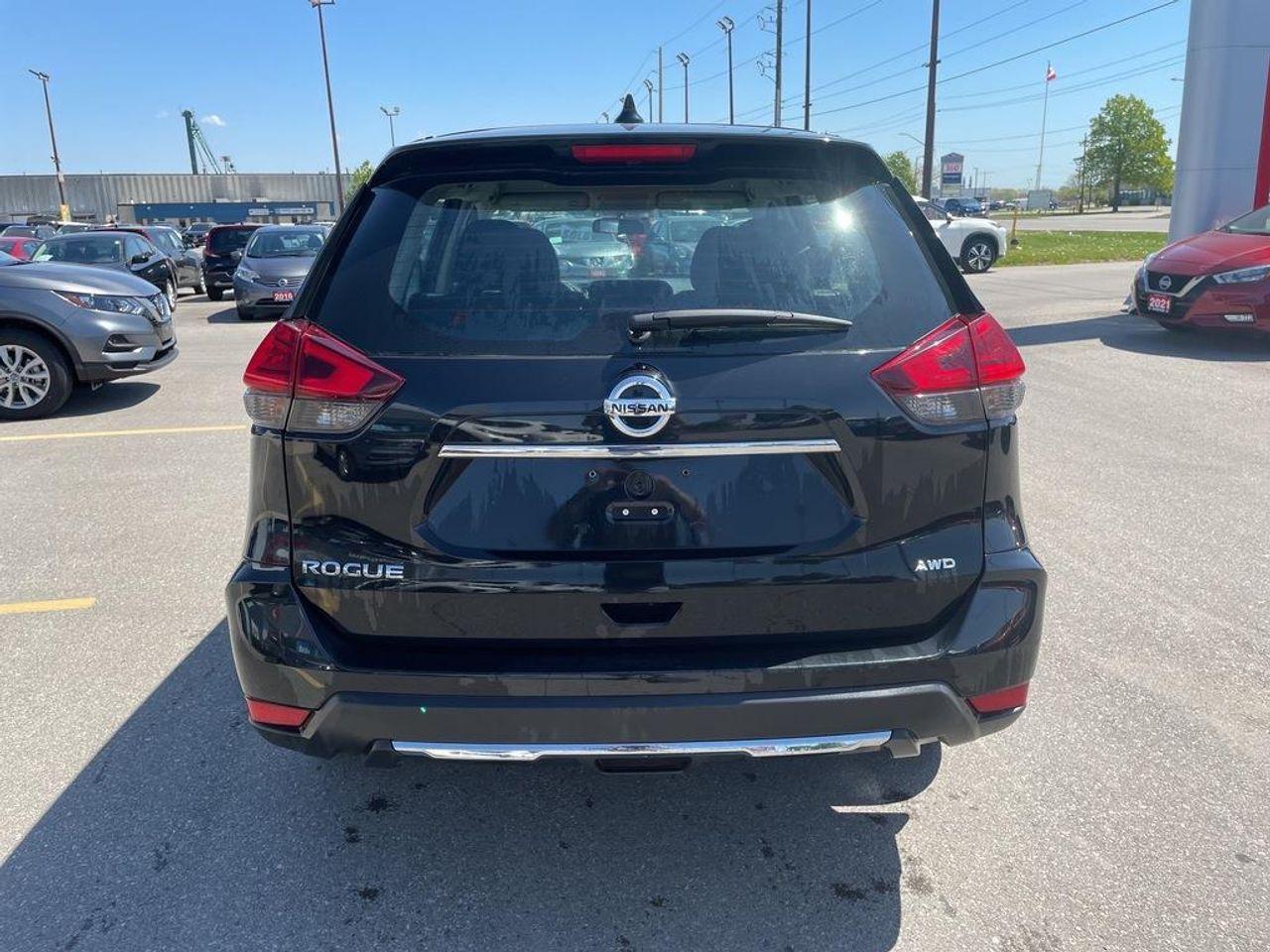 2017 Nissan Rogue S-4