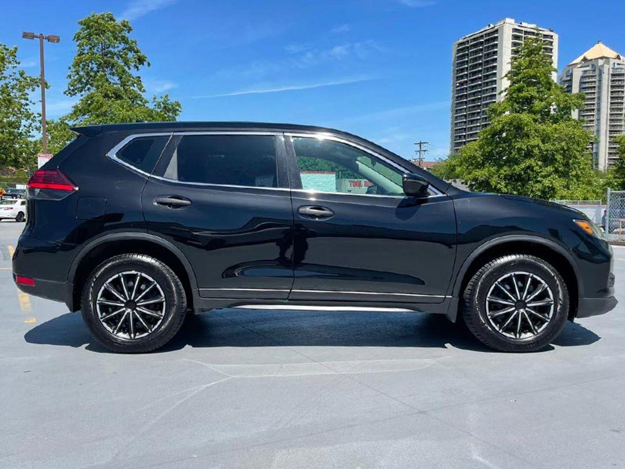 2017 Nissan Rogue S-4