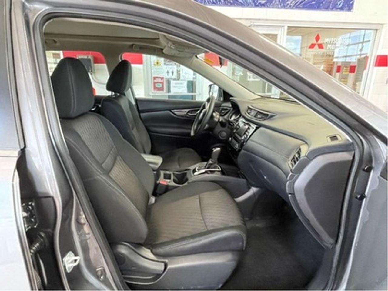 2017 Nissan Rogue S-4
