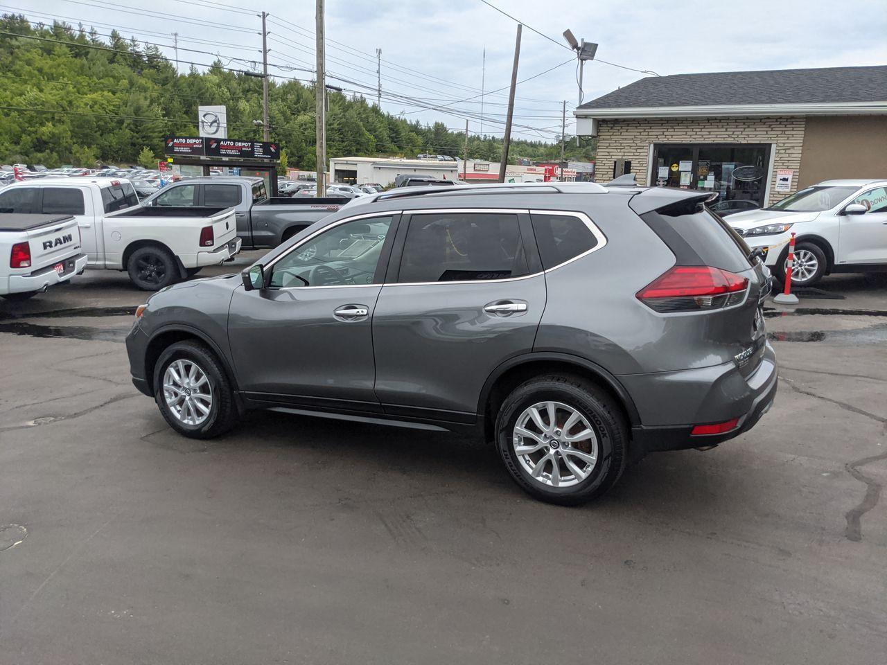 2017 Nissan Rogue SV-2