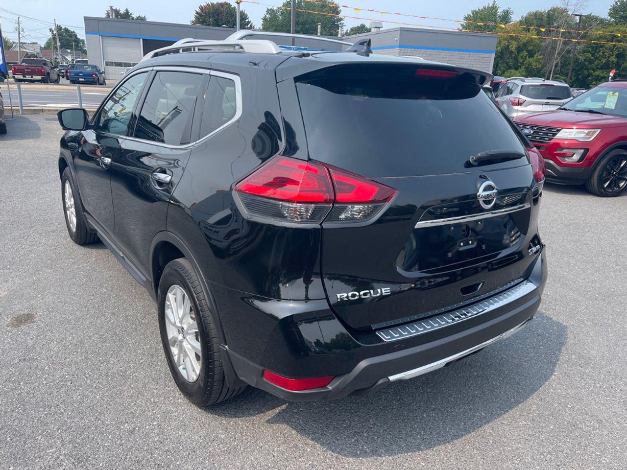 2017 Nissan Rogue SV-4