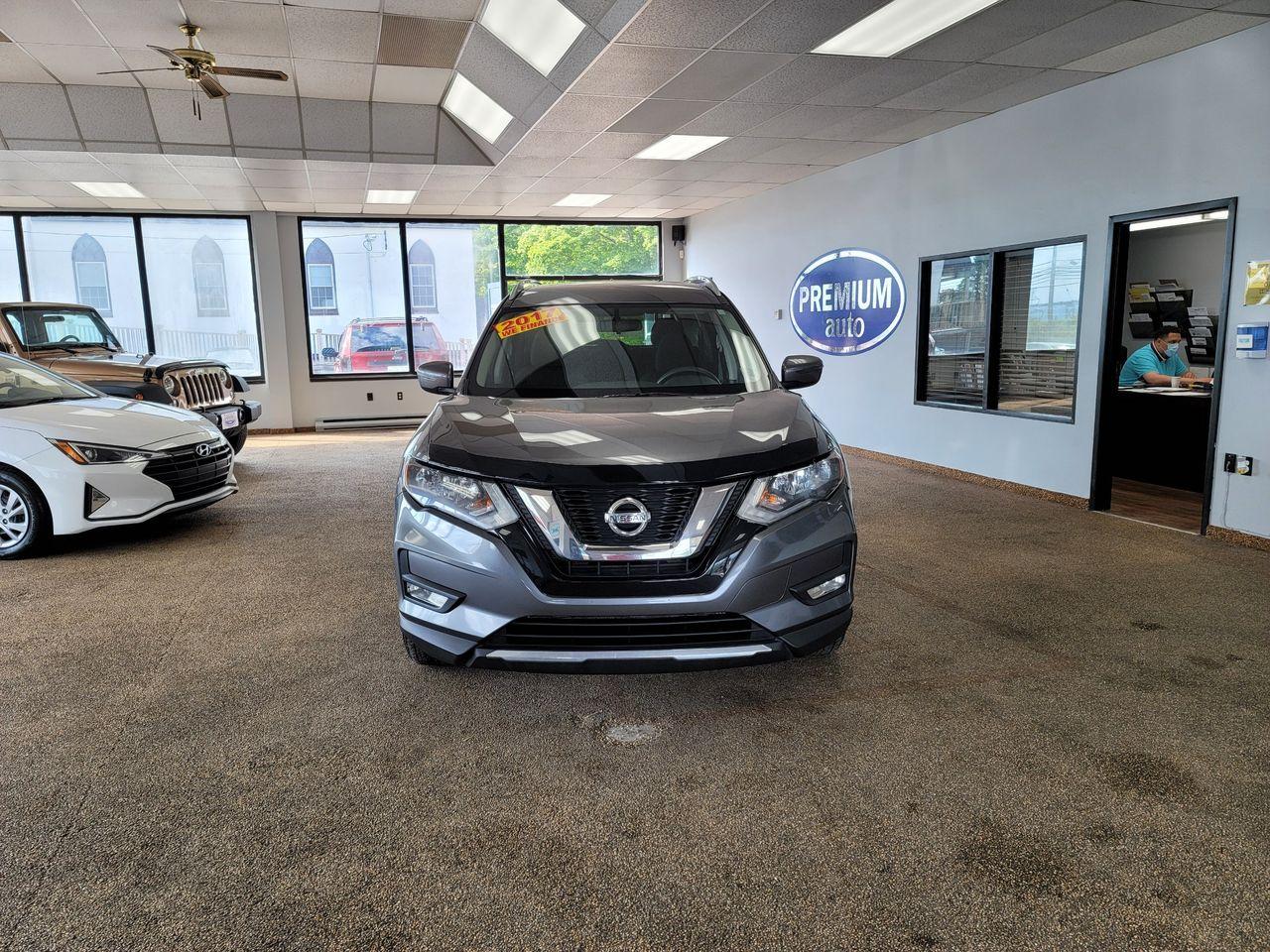 2017 Nissan Rogue S-1