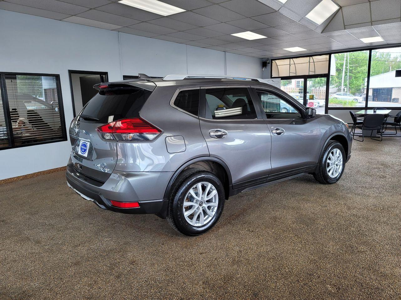 2017 Nissan Rogue S-4