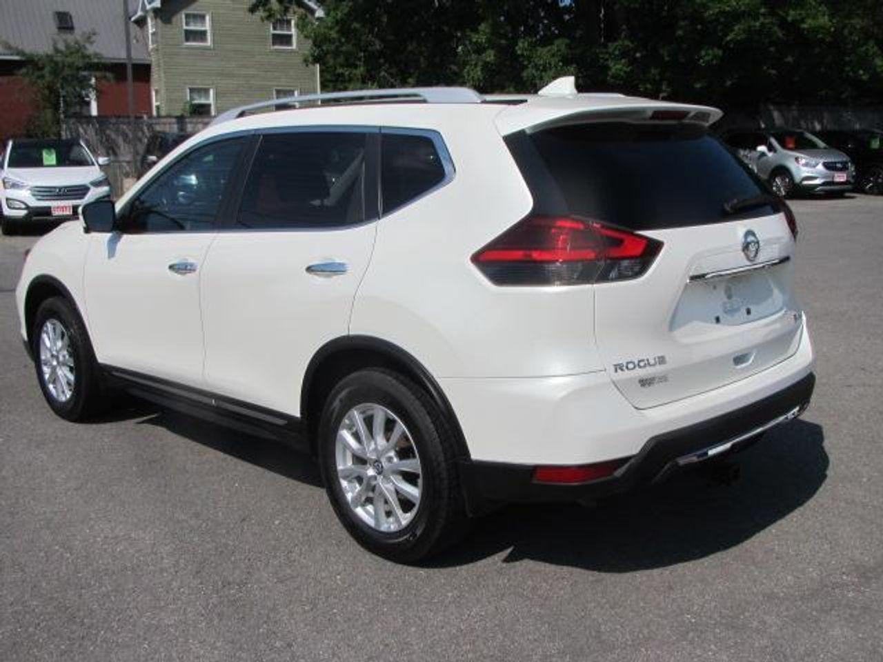 2017 Nissan Rogue SV-2