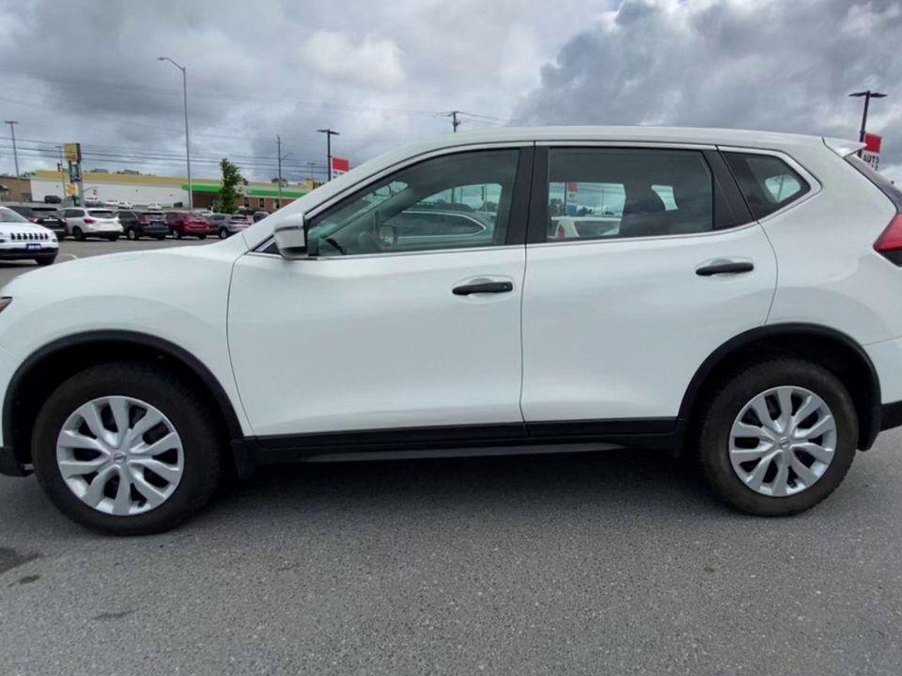 2017 Nissan Rogue S-4
