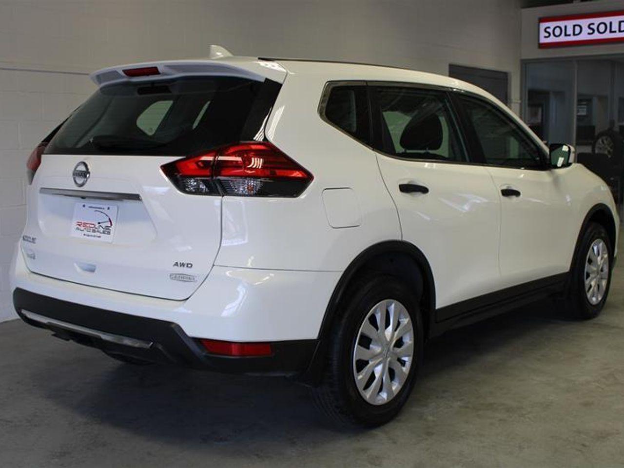2017 Nissan Rogue S-4