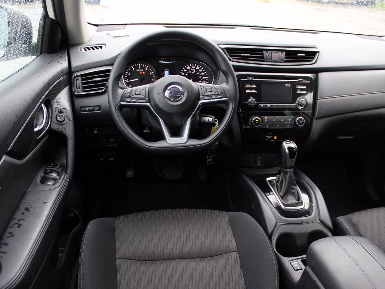 2017 Nissan Rogue S-1