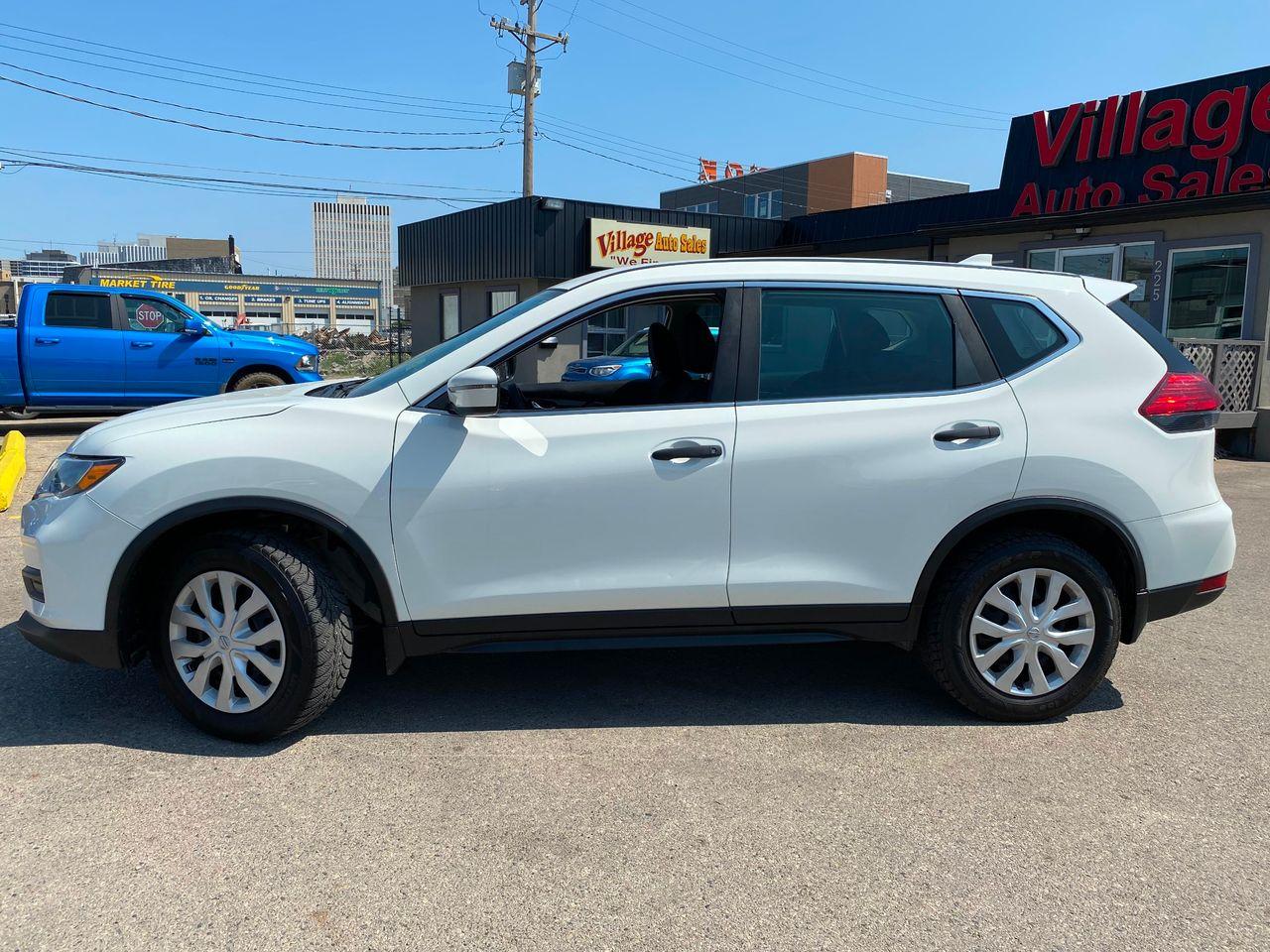 2017 Nissan Rogue S-1