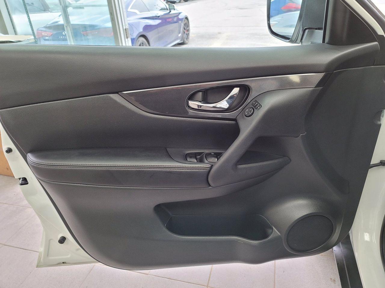 2017 Nissan Rogue S-4