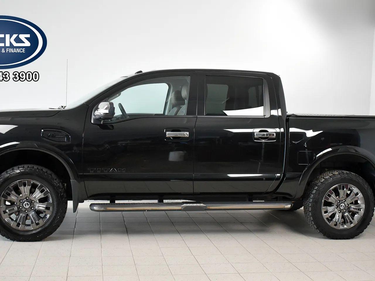 2017 Nissan Titan S-2