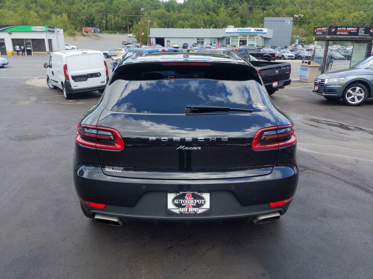 2017 Porsche Macan Base-3