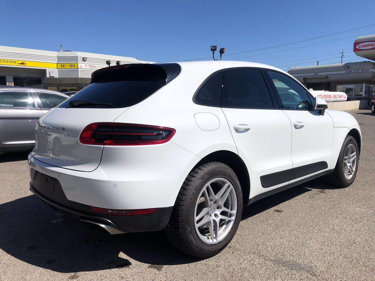 2017 Porsche Macan Base-4
