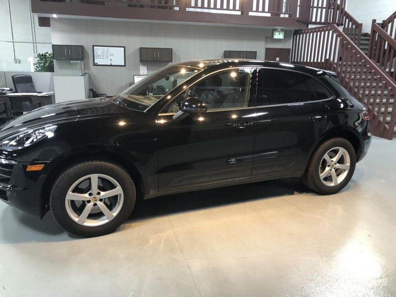 2017 Porsche Macan Base-1