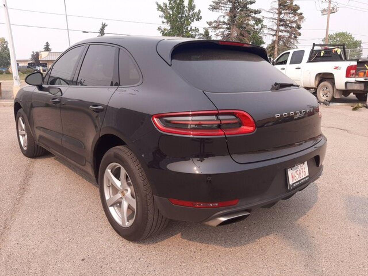 2017 Porsche Macan Base-2