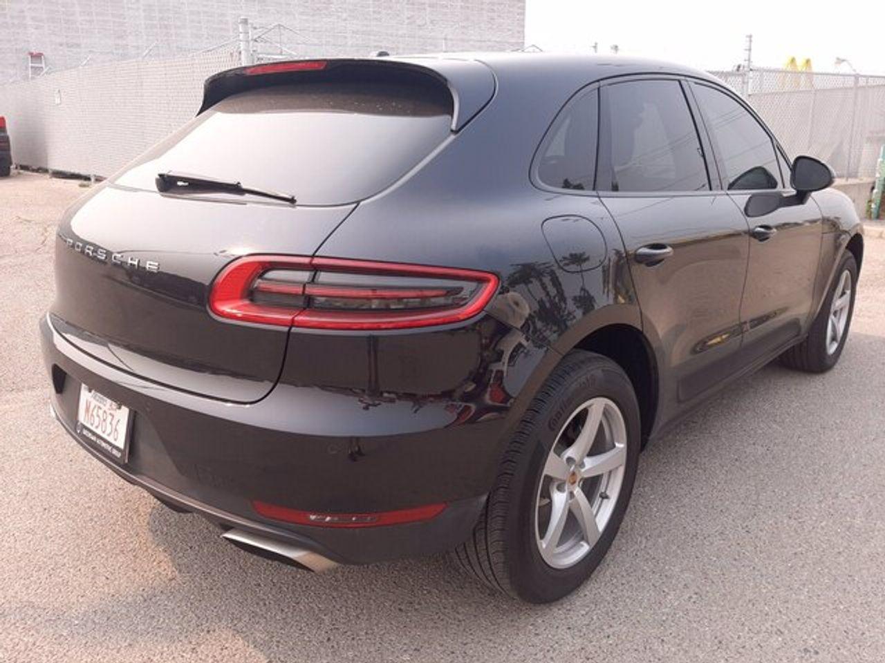 2017 Porsche Macan Base-4