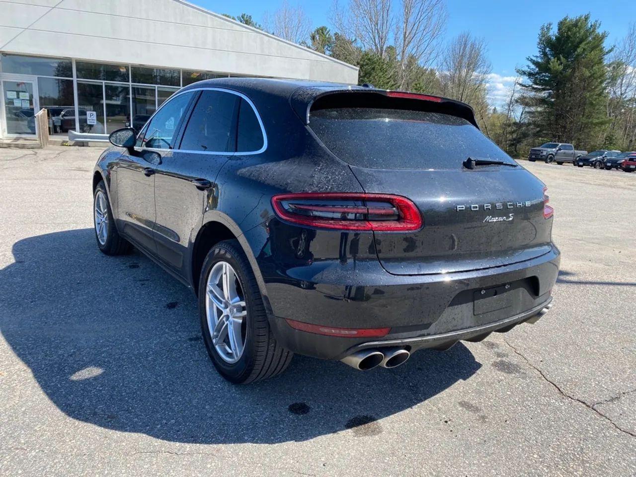 2017 Porsche Macan S-3