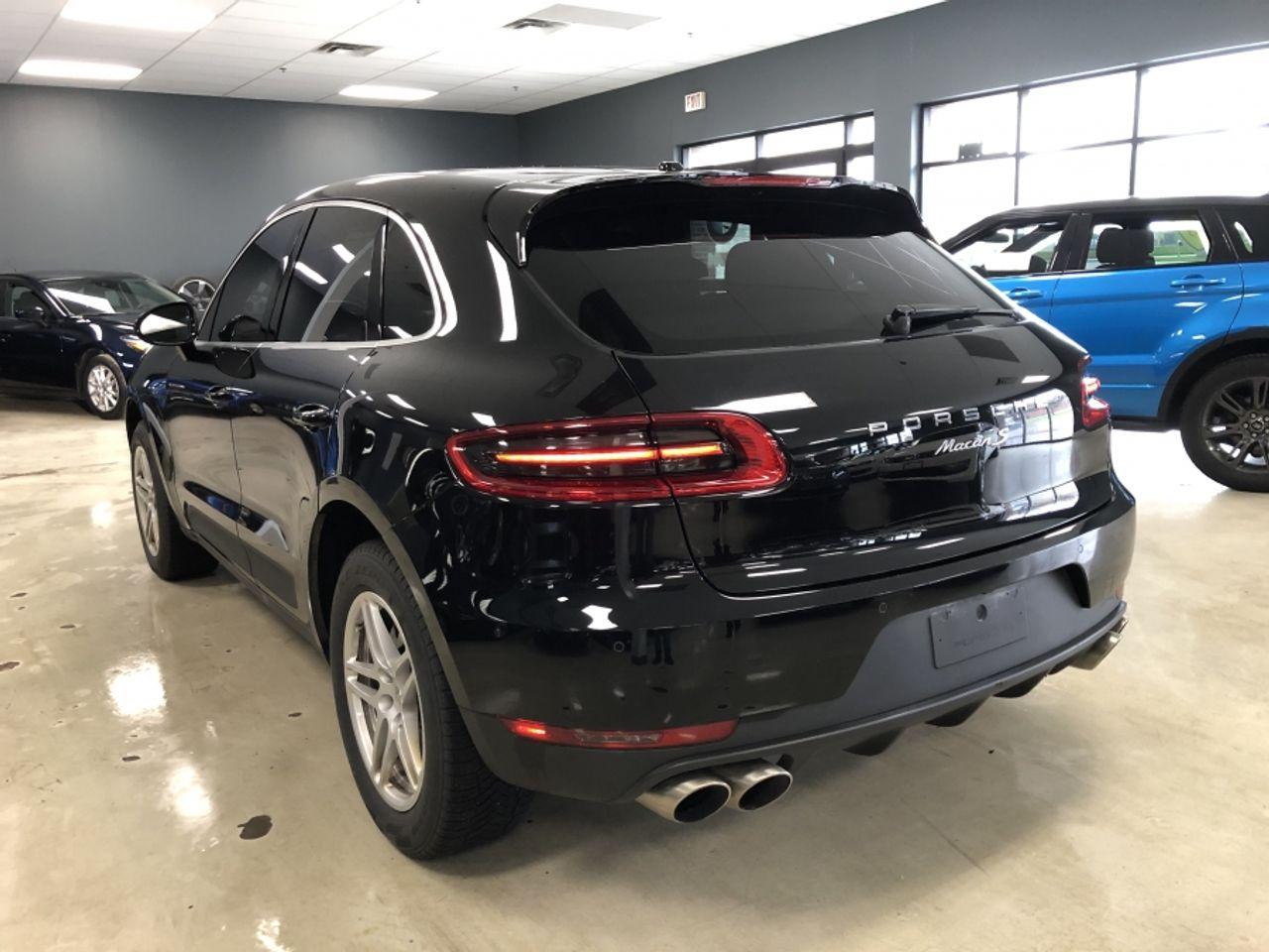 2017 Porsche Macan S-3