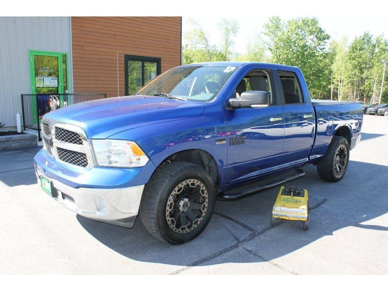 2017 Ram 1500 SLT-2