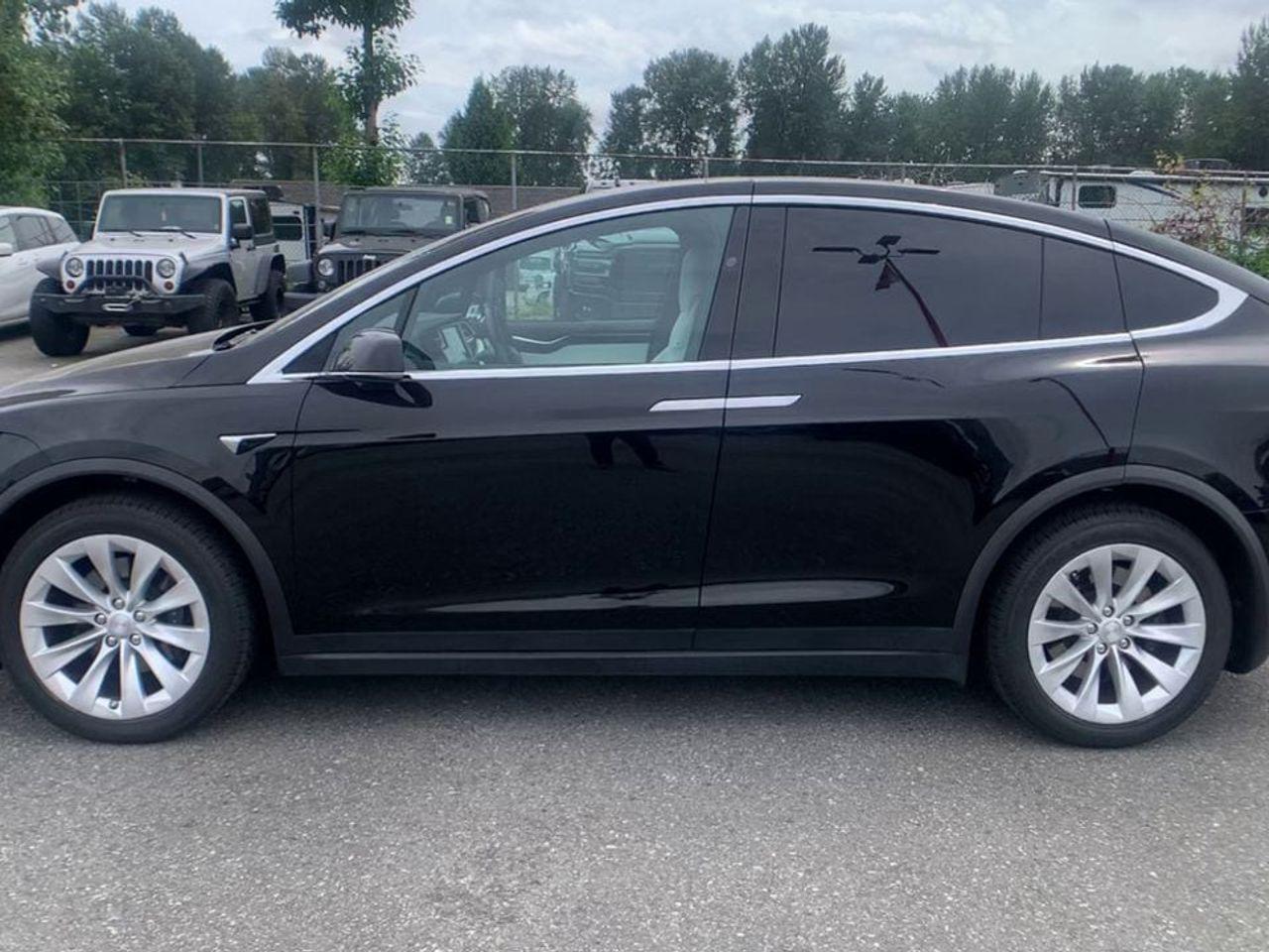 2017 Tesla Model X 90D-4