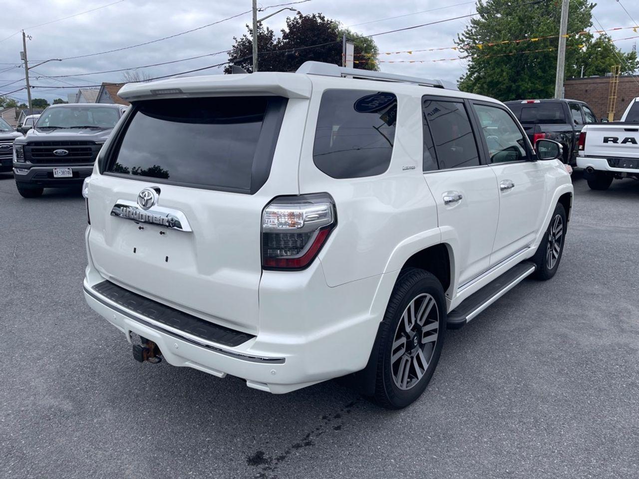 2017 Toyota 4Runner SR5-2