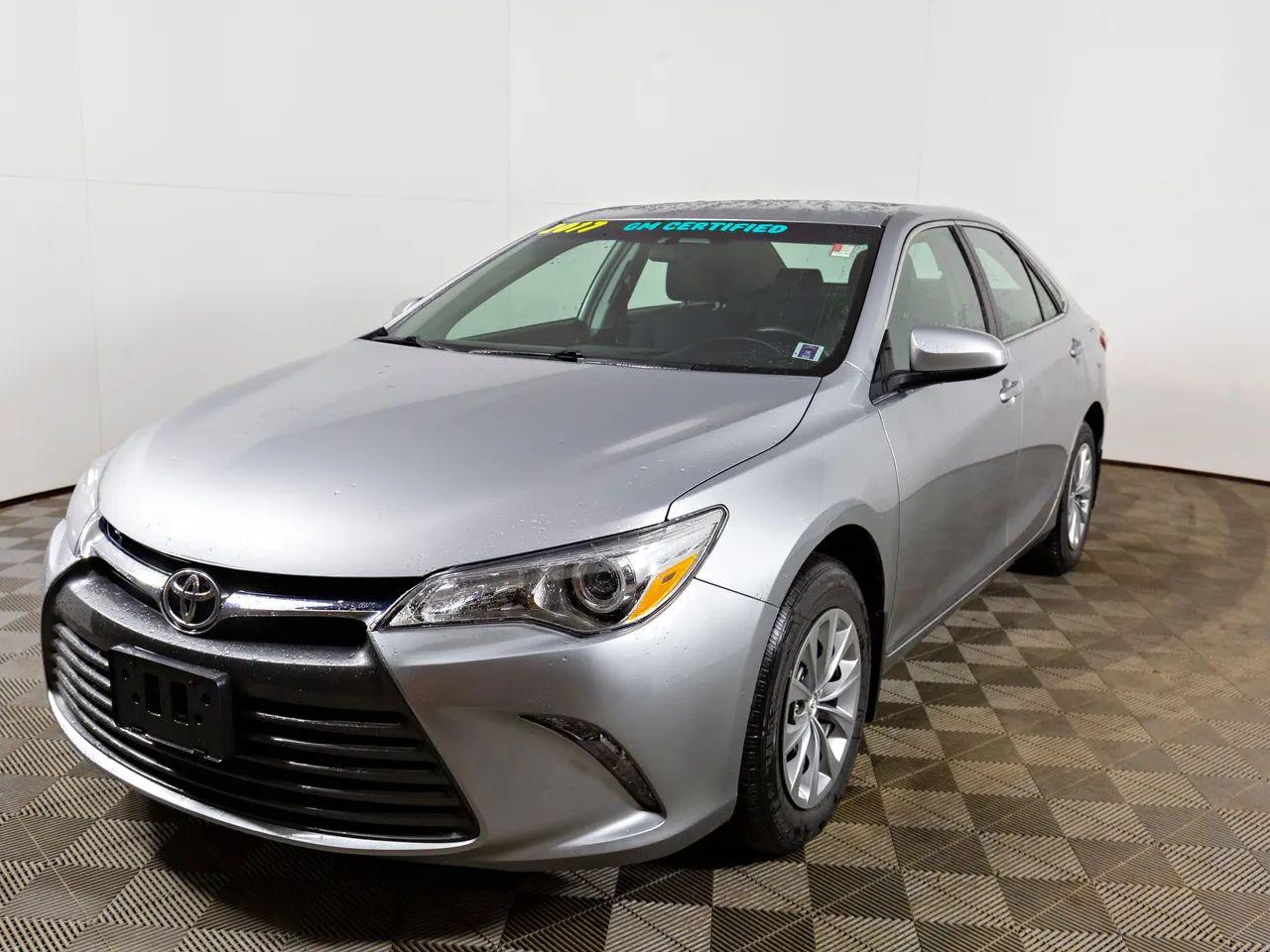 2017 Toyota Camry SE-3