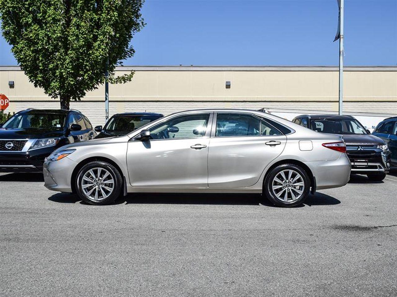 2017 Toyota Camry SE-2