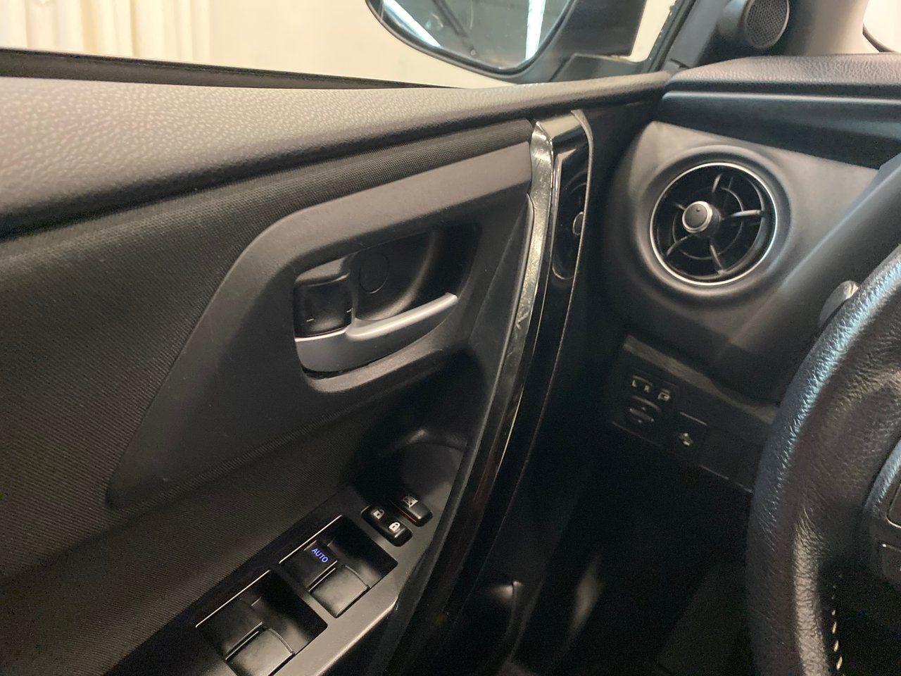 2017 Toyota Corolla iM Base-3