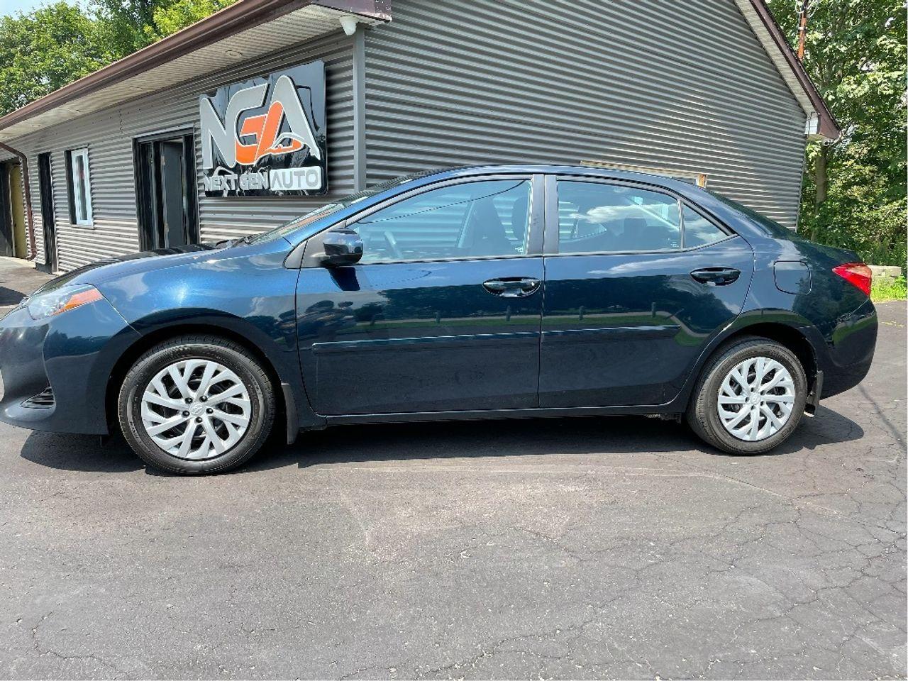 2017 Toyota Corolla LE-4