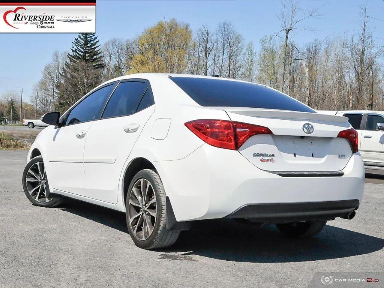 2017 Toyota Corolla SE-3