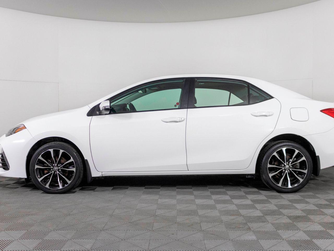 2017 Toyota Corolla SE-3