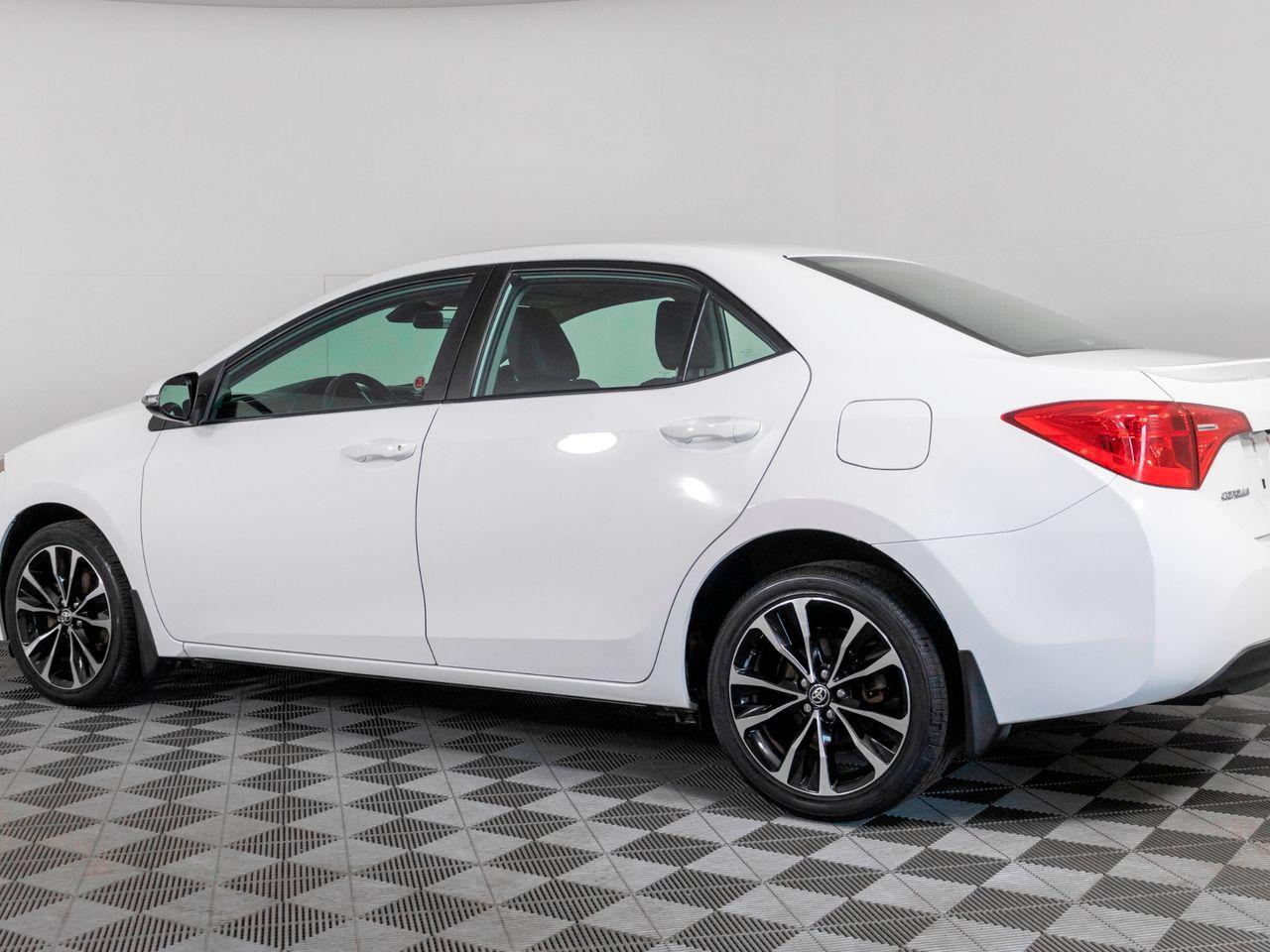 2017 Toyota Corolla SE-4