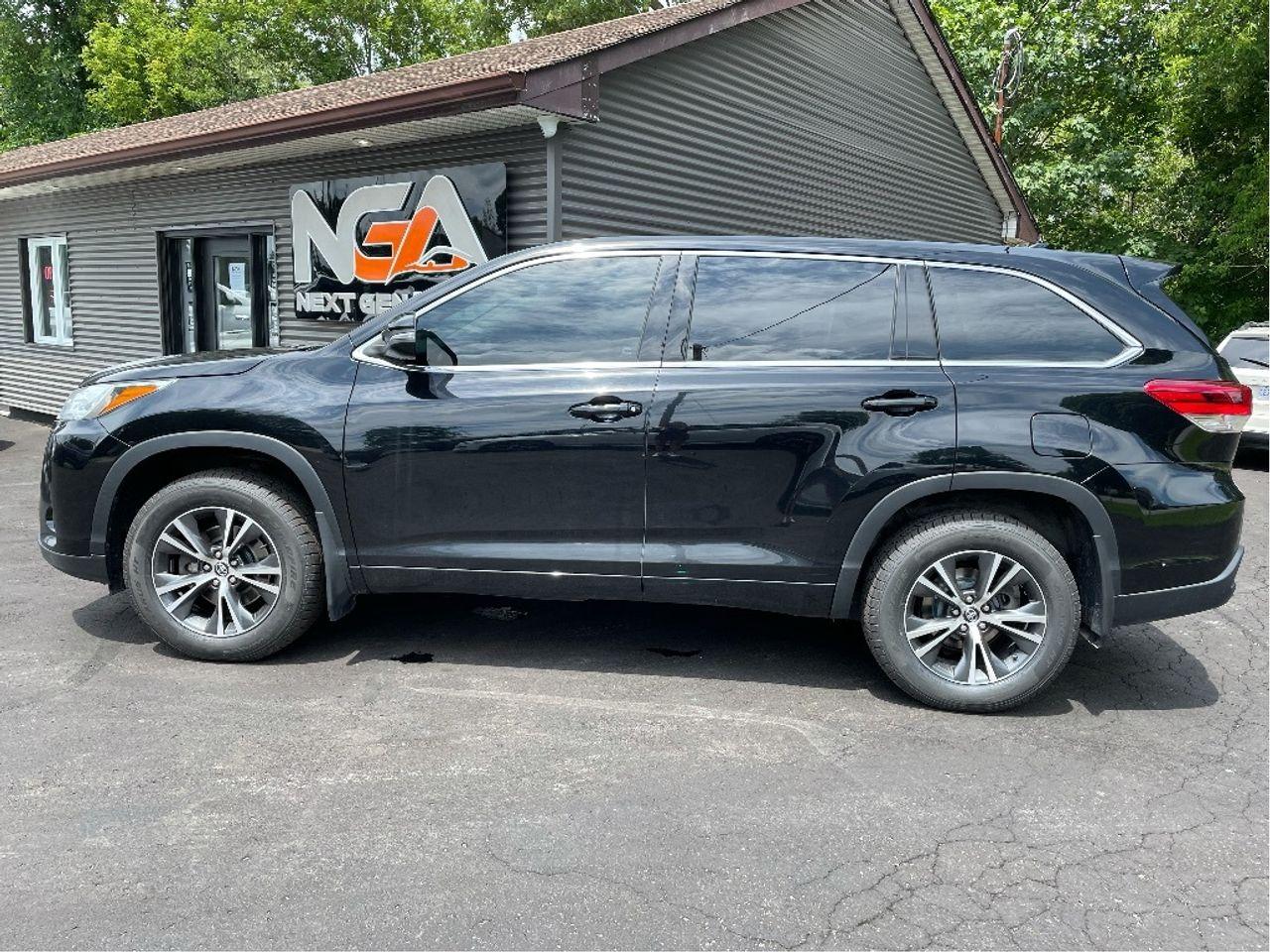 2017 Toyota Highlander LE-4