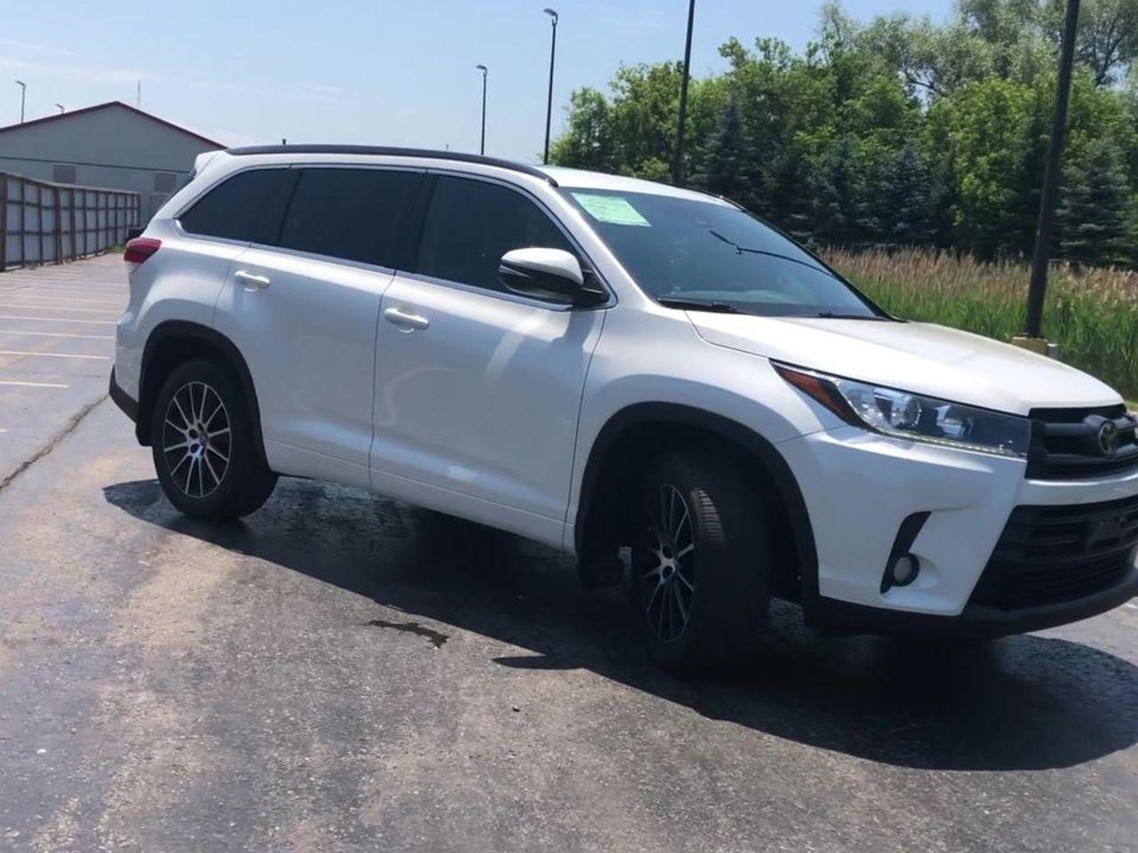 2017 Toyota Highlander XLE-1