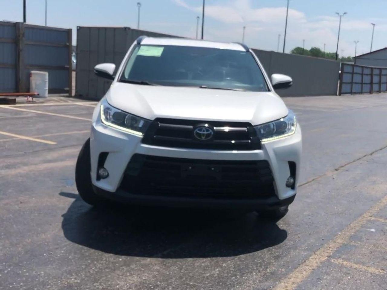 2017 Toyota Highlander XLE-2