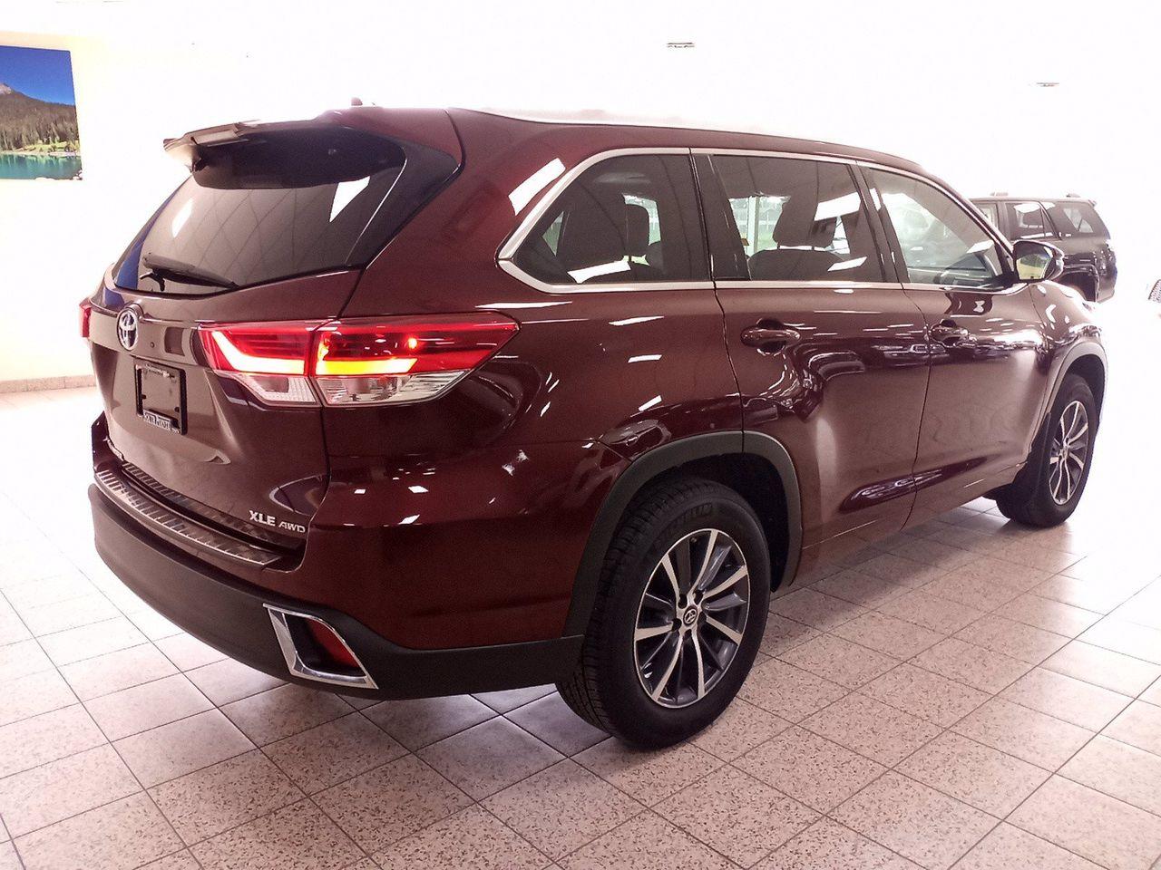 2017 Toyota Highlander XLE-3