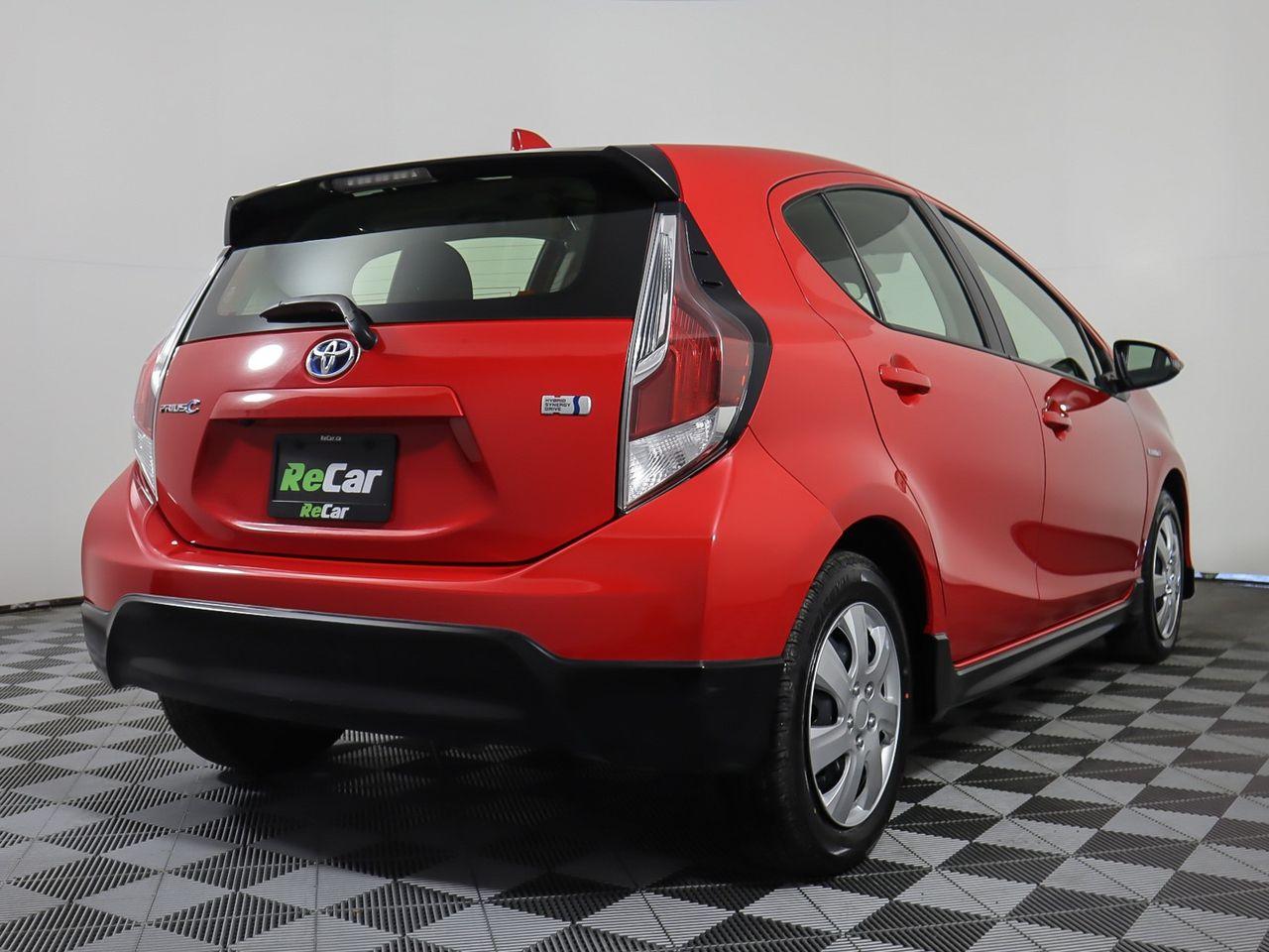 2017 Toyota Prius C Three-4