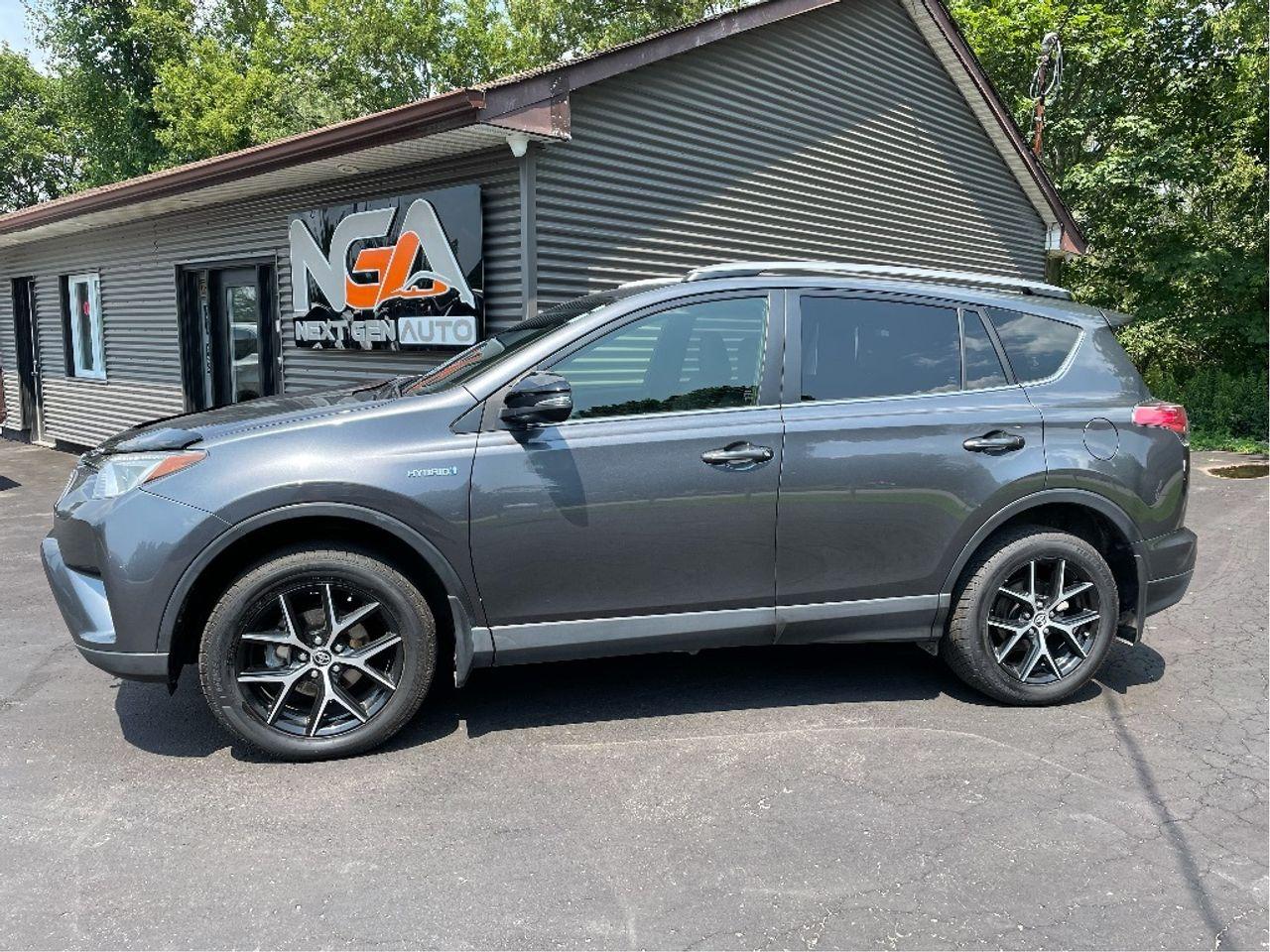 2017 Toyota RAV4 Hybrid SE-3