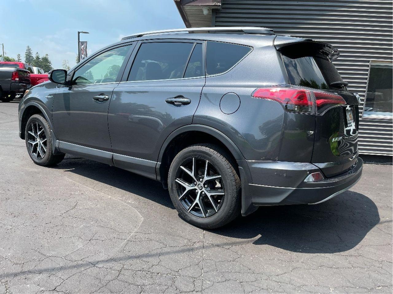 2017 Toyota RAV4 Hybrid SE-4