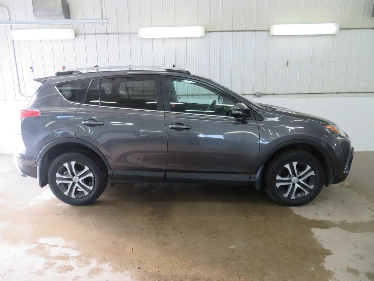 2017 Toyota RAV4 LE-1