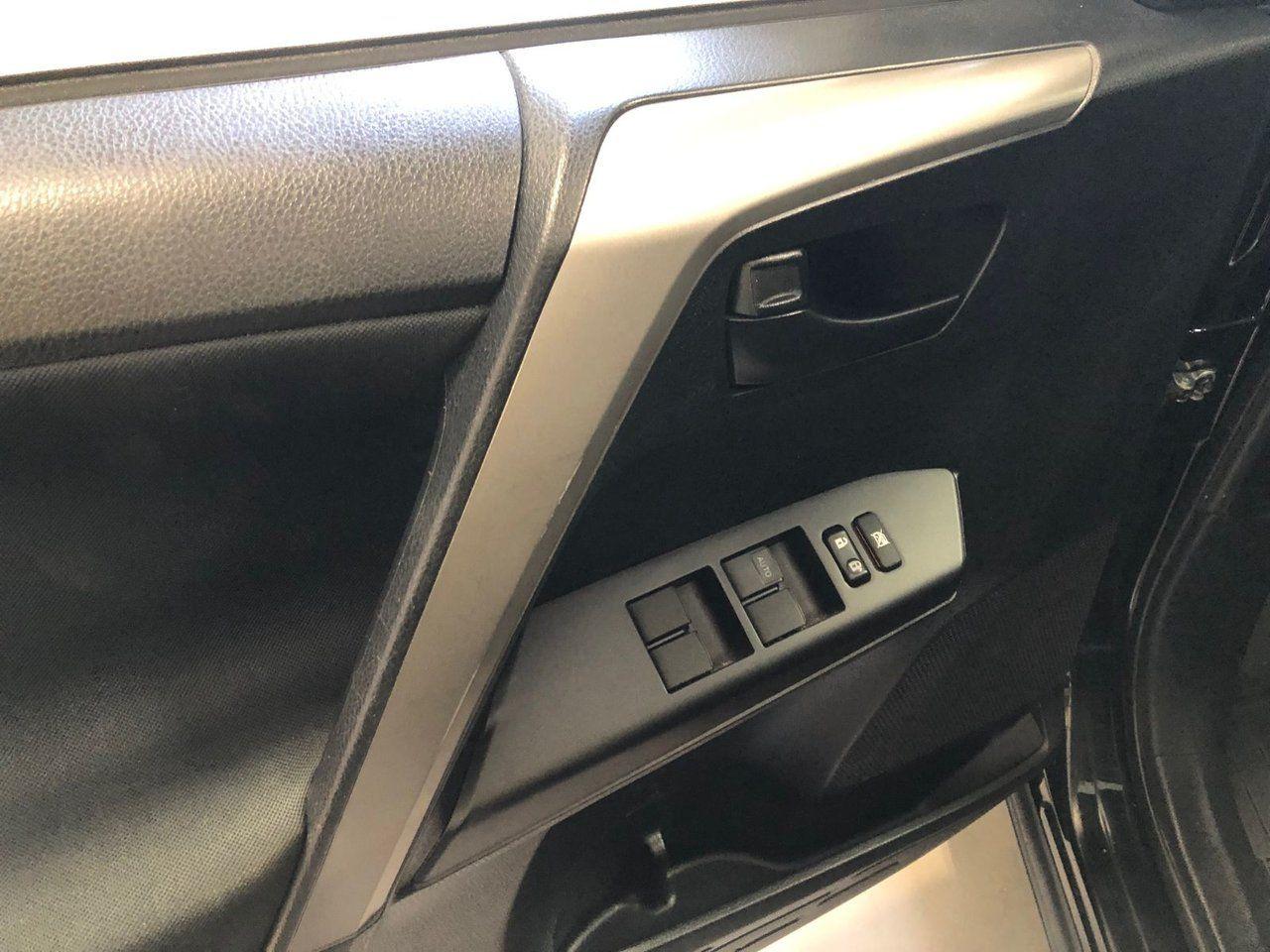 2017 Toyota RAV4 LE-2