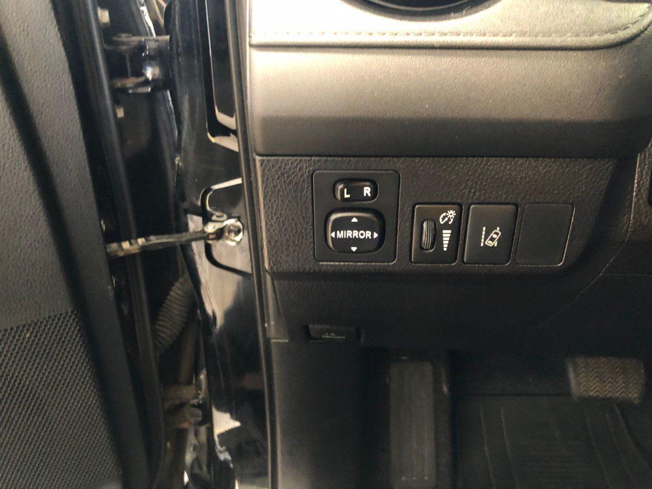 2017 Toyota RAV4 LE-3