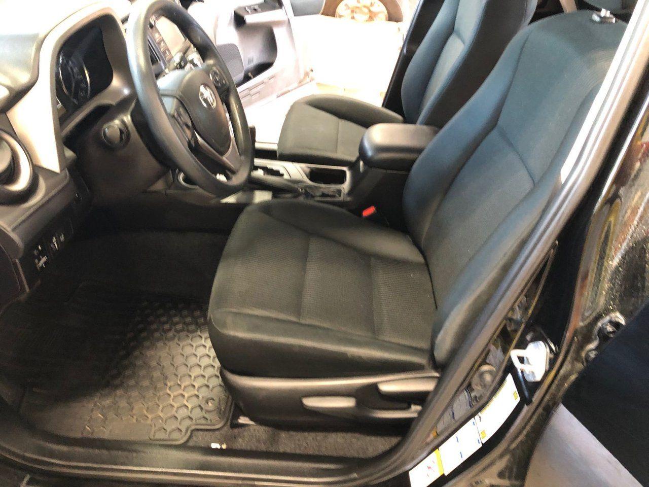 2017 Toyota RAV4 LE-4
