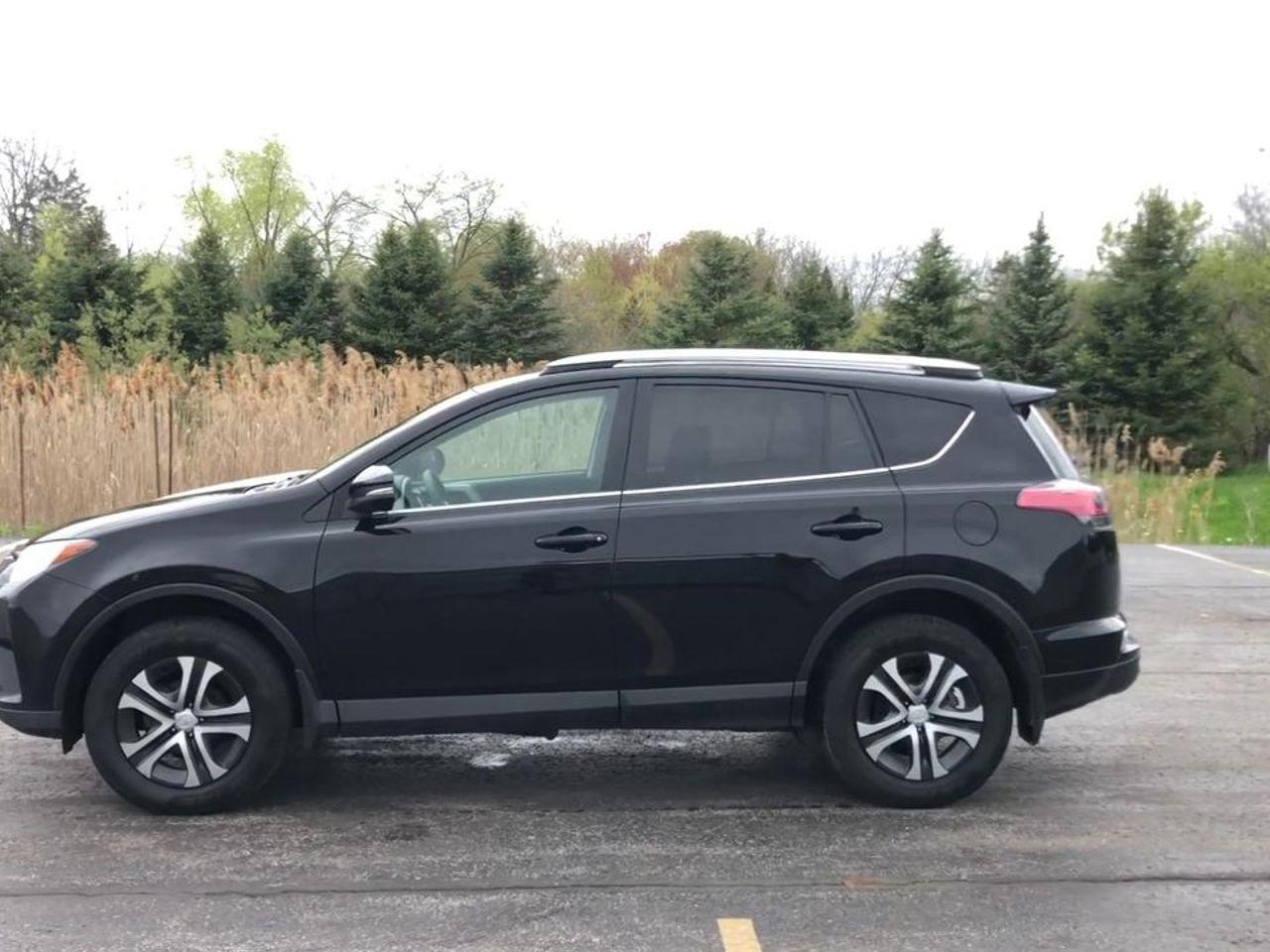 2017 Toyota RAV4 LE-4