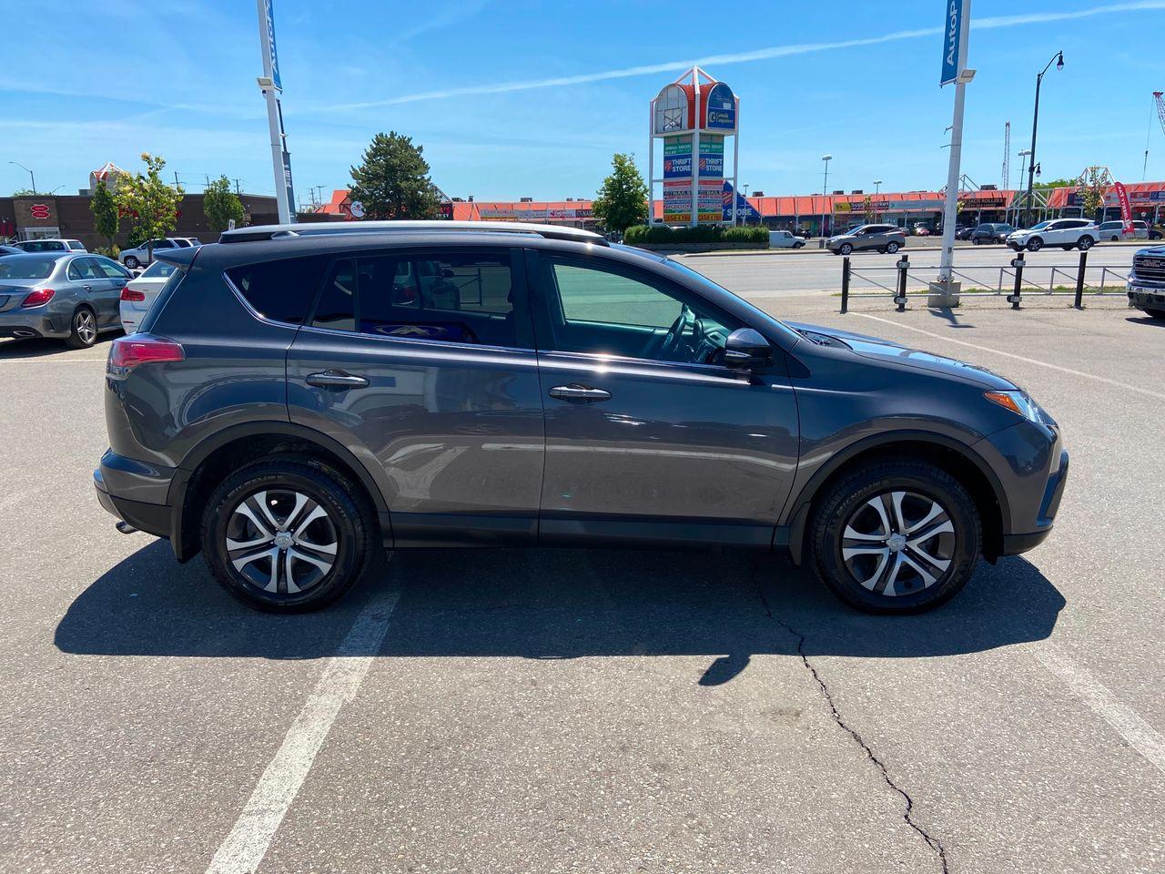 2017 Toyota RAV4 LE-4
